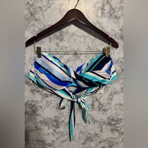 Sonnet Shores swim top Size 16 Color blue striped Flight to Fiji